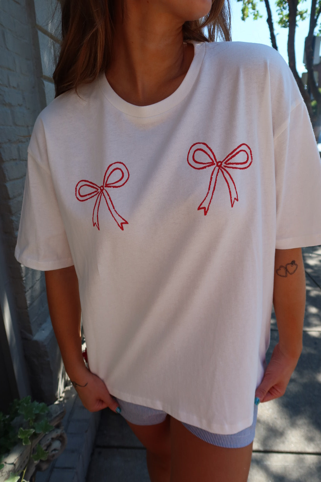 Bowtiful Tee