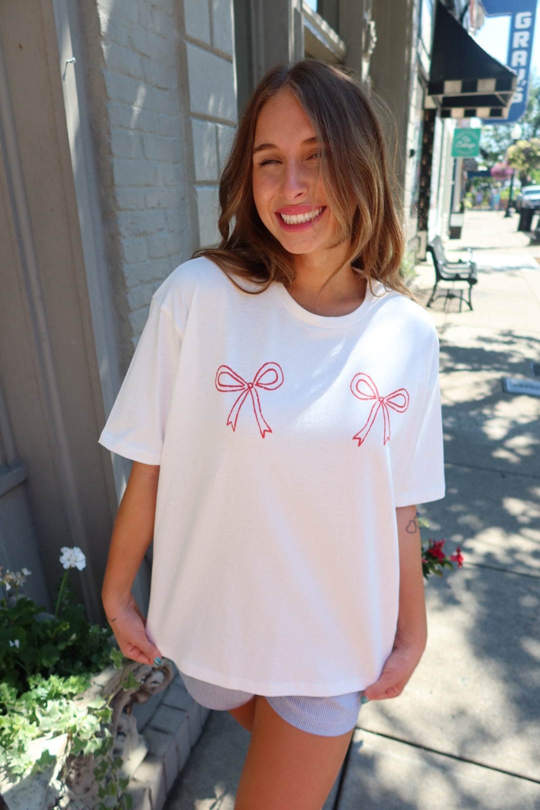 Bowtiful Tee